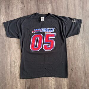 Retro-Style Y2K 2000s Tee Shirt